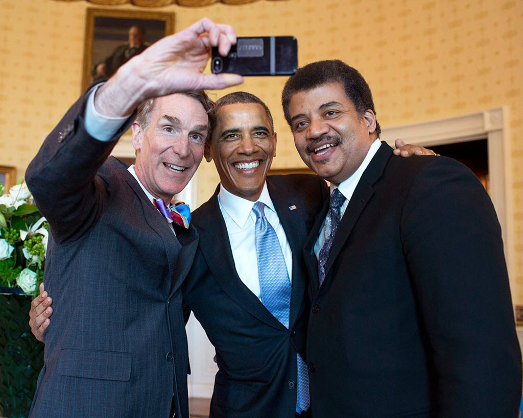 Bill_Nye,_Barack_Obama_and_Neil_deGrasse_Tyson_selfie_2014-4643614