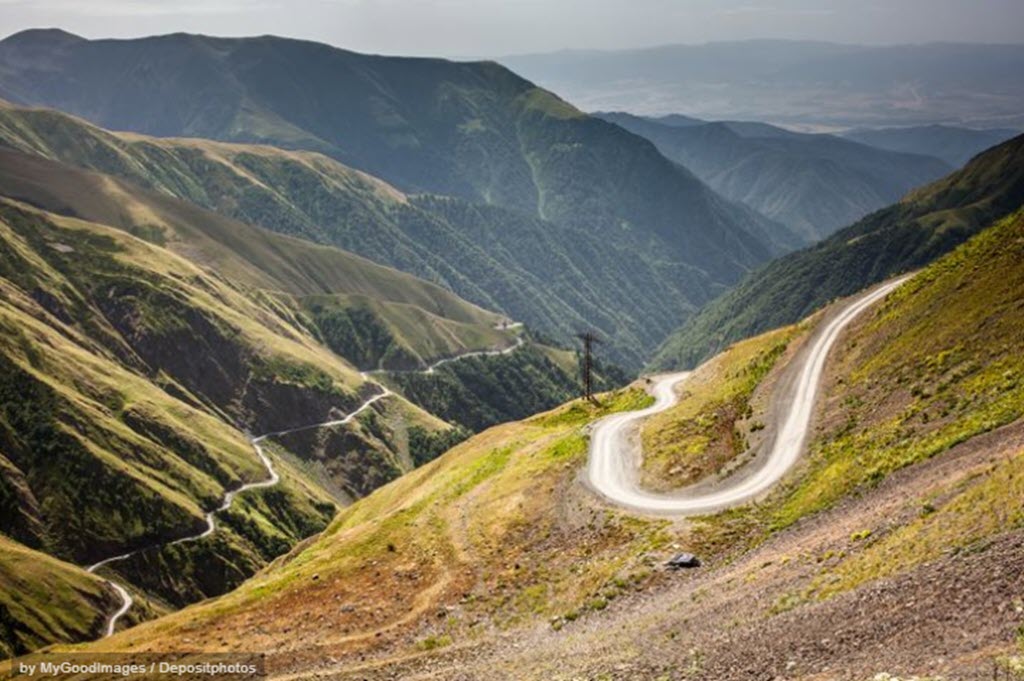 world's most dangerous roads