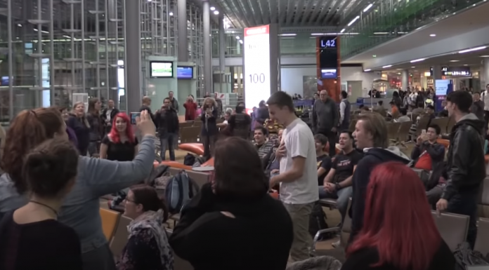frozen-flashmob-airport-featured-image