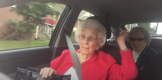 grandma-insists-paying-hot-dogs-gramma-ginga-featured-image