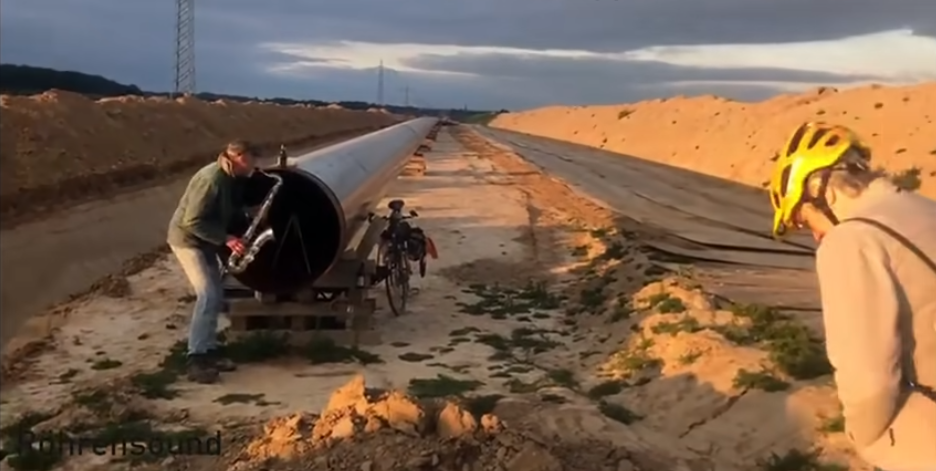 guy-playing-saxophone-use-pipeline