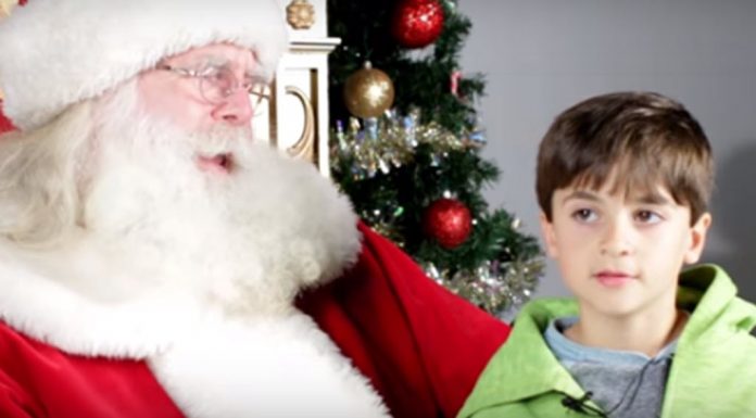 Jewish kids meet Santa for the first time