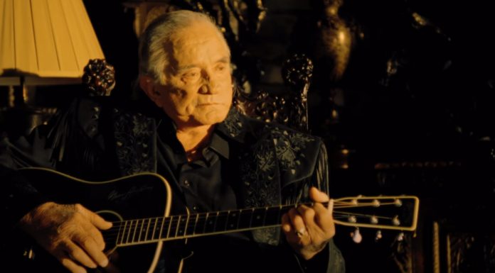 Johnny Cash sings NIN's Hurt