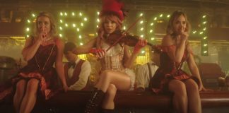 Lindsey Stirling You're a Mean One Mr. Grinch with violin