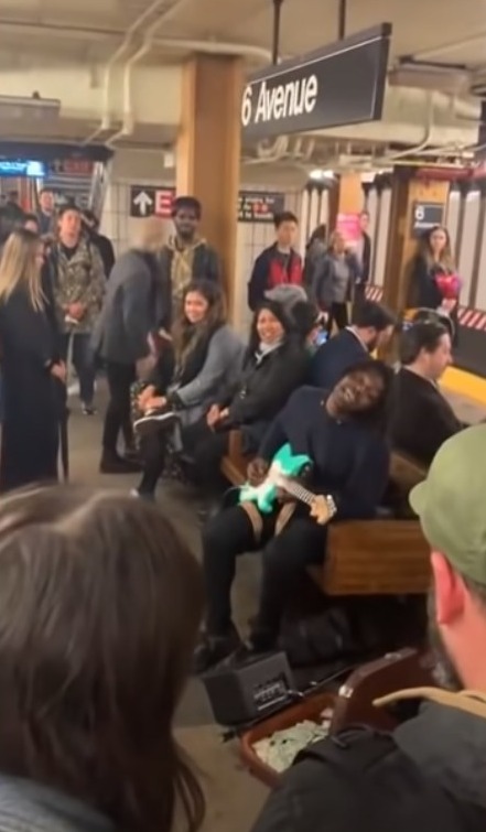 ny-subway-performer-2