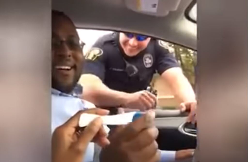 pregnancy-announcement-man-pulled-over-cop