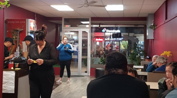 Restaurant Has a Staff Emergency, Customers Jump in and Start Running the Place: ‘Beautiful to Witness’