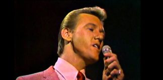 Righteous Brothers Unchained Melody singing live in 1965