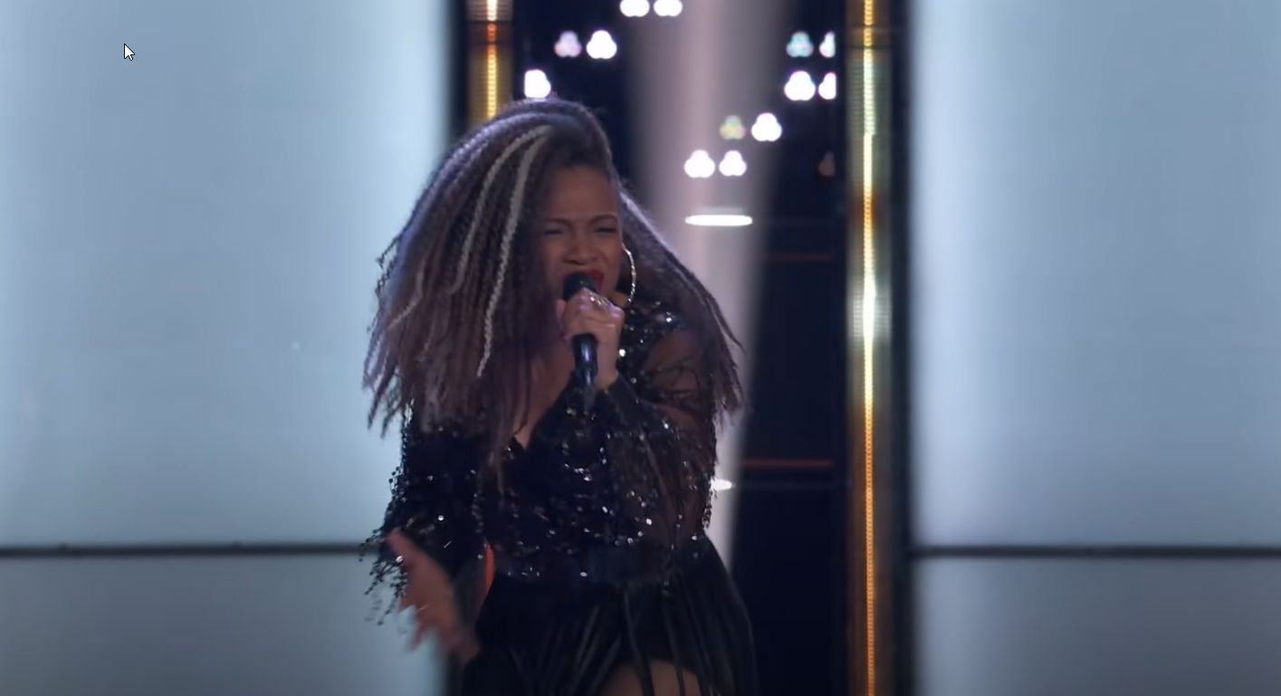 Sandy Redd performs for the judges on The Voice 