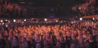 strangers-singing-i-want-it-that-way-featured-image