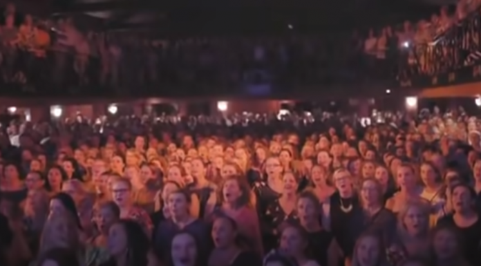 strangers-singing-i-want-it-that-way-featured-image