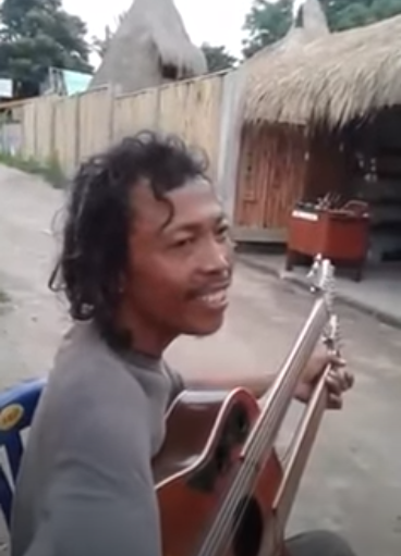 street-musician-indonesian