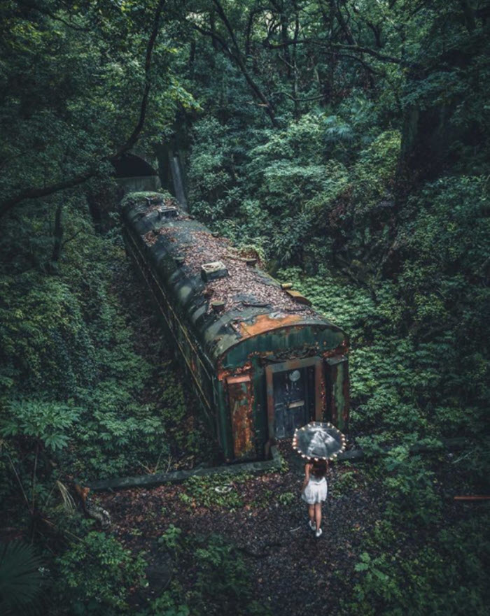 train abandoned in China