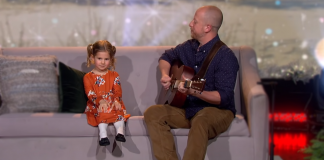 Violet Burdick sings Dolly Parton's Jolene
